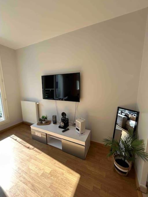 Duplex Lumineux Tout Equipe/Rer D/Balcon/Parking Corbeil-Essonnes Kültér fotó